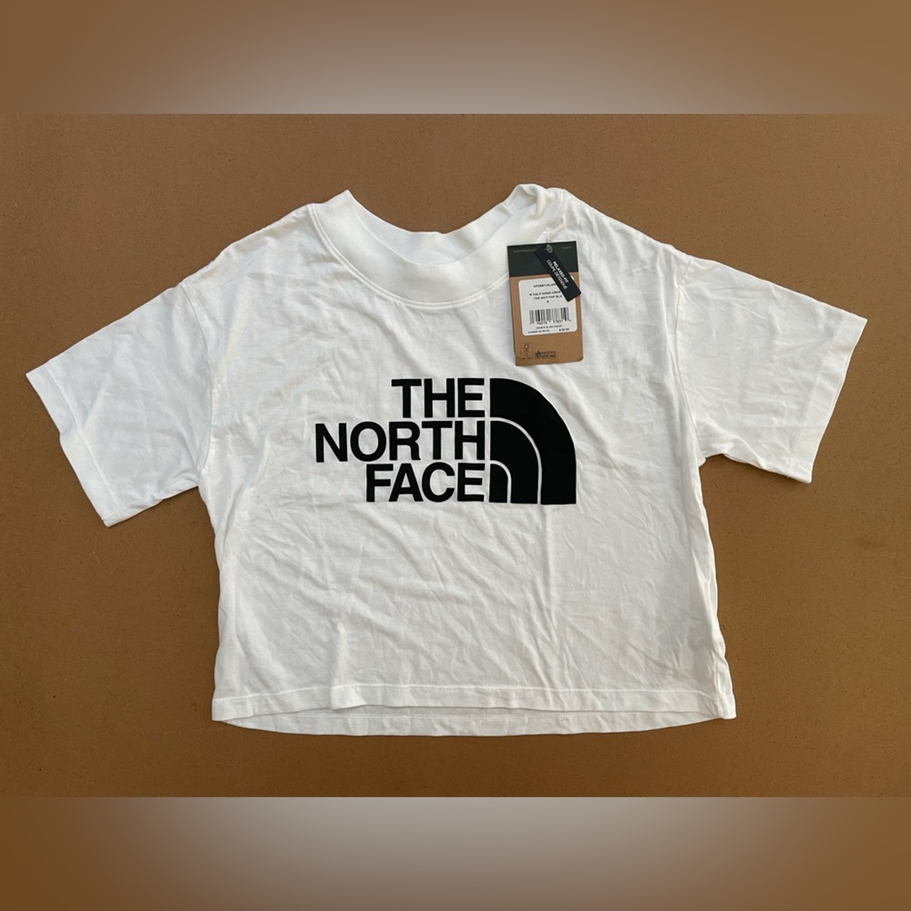 NWT white cropped north face tee